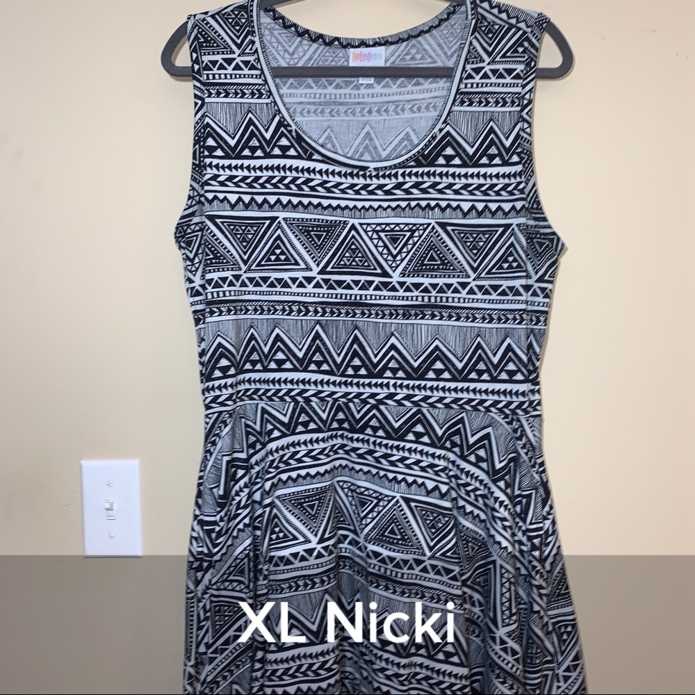 LuLaRoe Nicki dress with Pockets